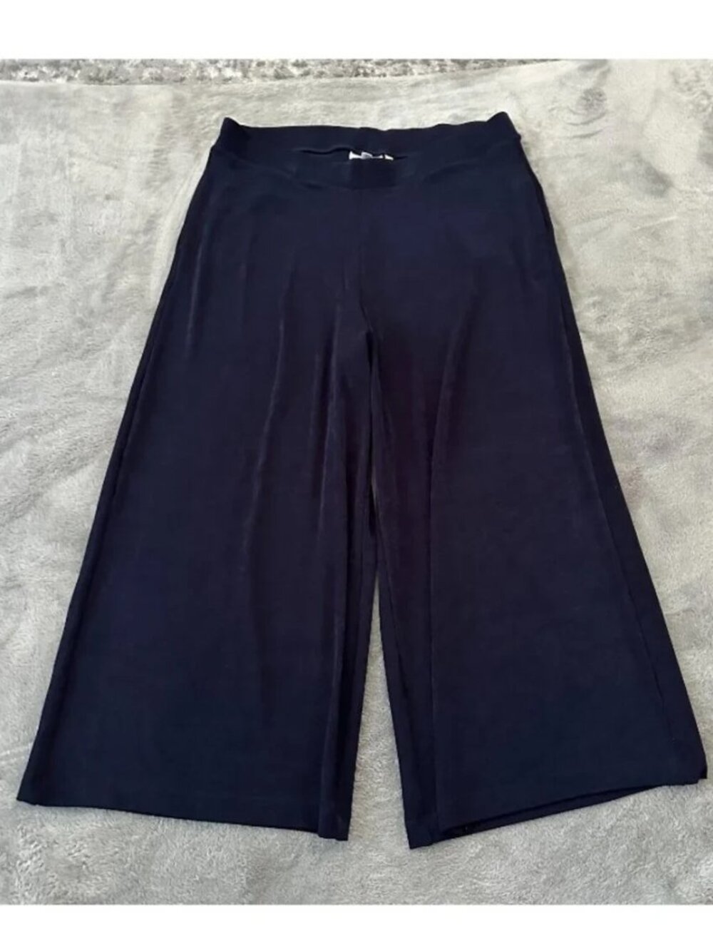 Chico's Traveler Navy Cropped Pants